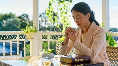 10 стихи из библии о силе молитвы  – которые помогут вам в трудностях укрепиться верой и силой