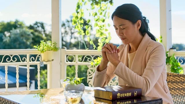 10 стихи из библии о силе молитвы